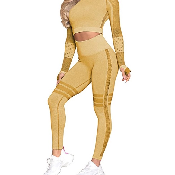 Beautiful yoga set.❤️ - Picture 2 of 5